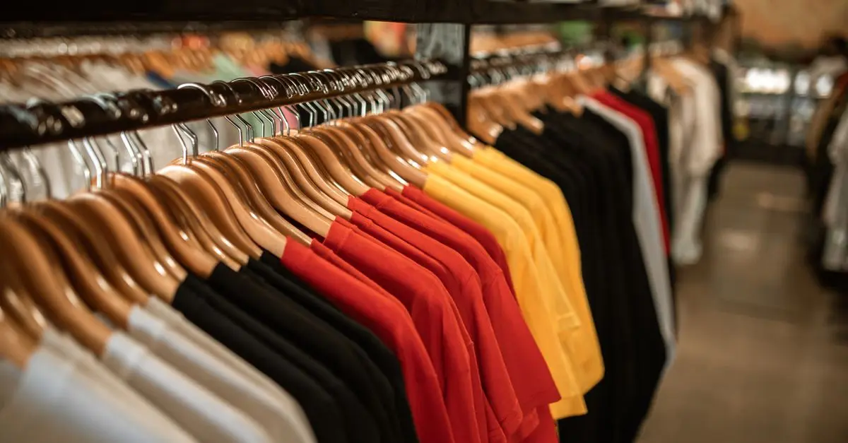 10 errores comunes que debes evitar al elegir ropa masculina