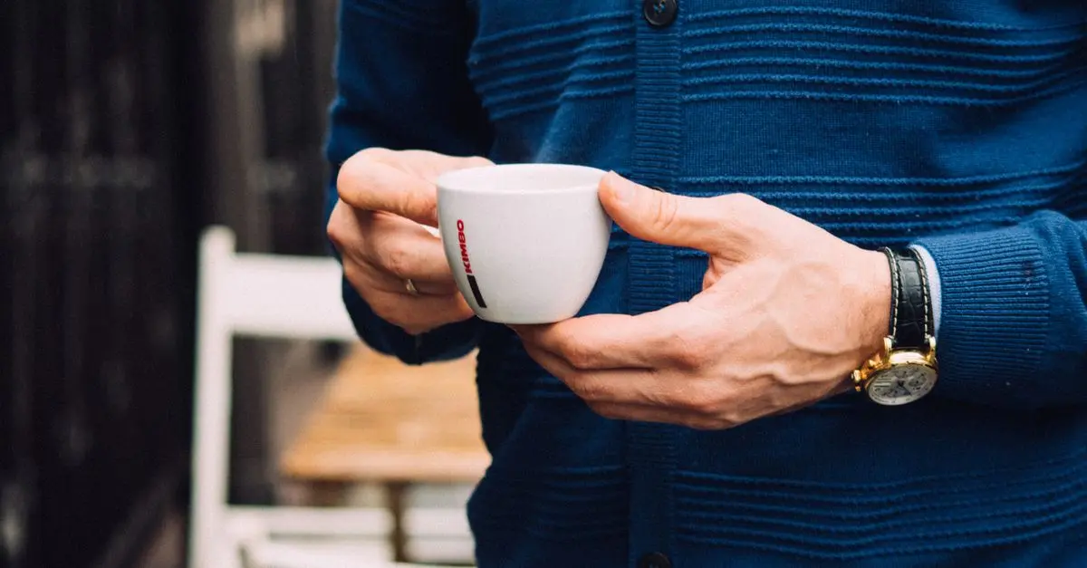Cómo combinar el estilo casual y elegante en hombres