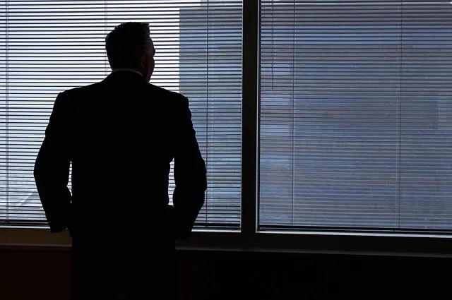 Cómo llevar el estilo masculino en la oficina con elegancia