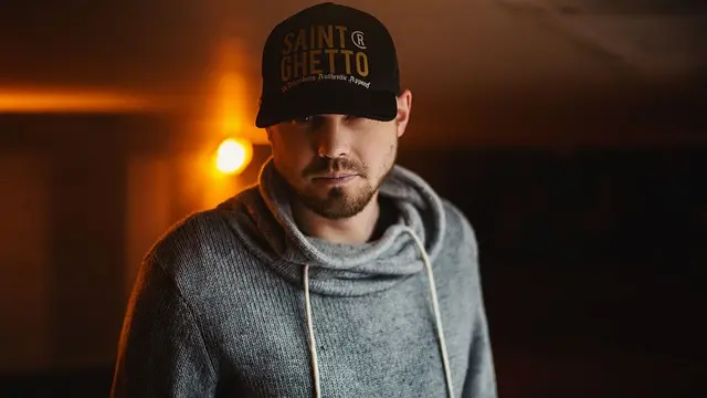 Cómo combinar accesorios masculinos para un look perfecto