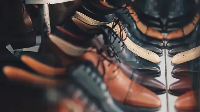 Cómo combinar tus trajes y zapatos para un look impactante