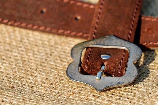 Cómo combinar prendas de cuero para un look impactante